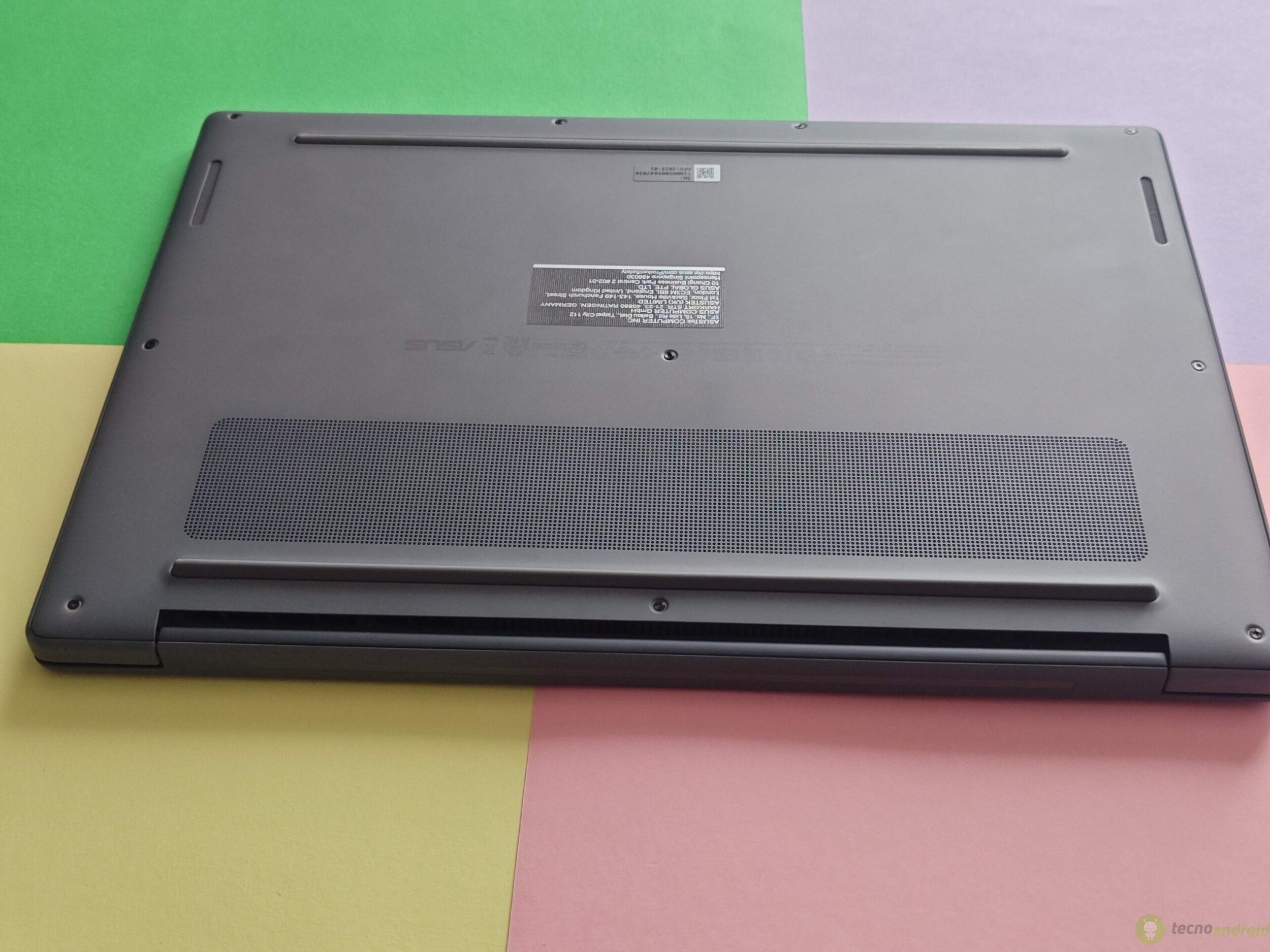 Asus Zenbook A () Asus Zenbook A ()