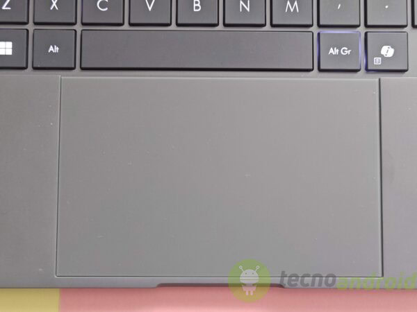 Asus Zenbook A ()