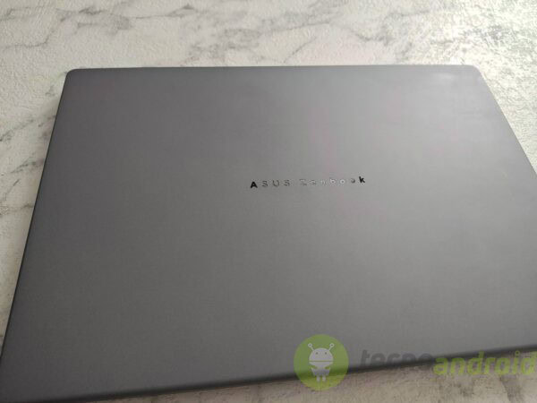 Asus Zenbook A ()