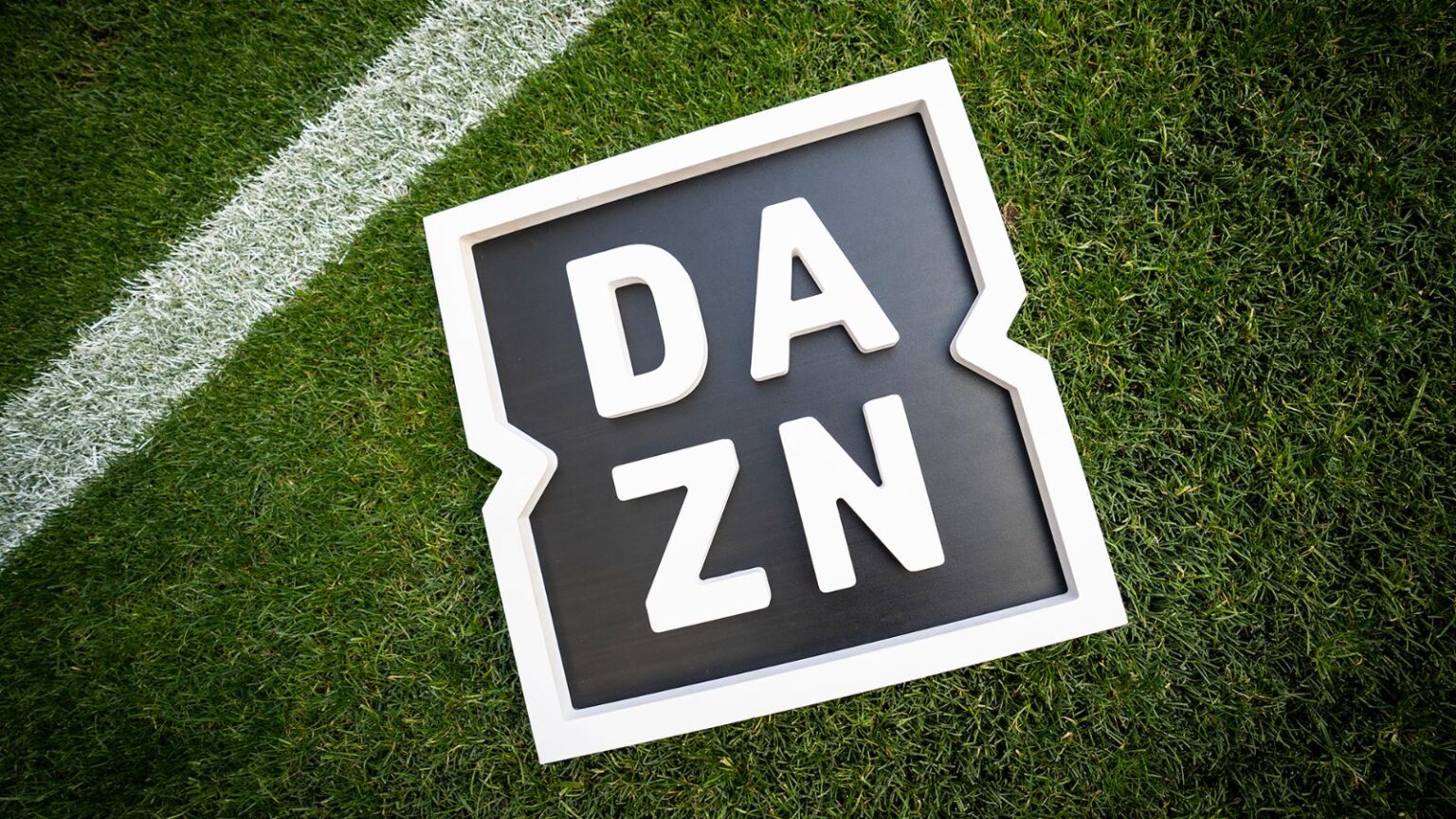 DAZN, stesso prezzo per gli abbonamenti ma cambiano i nomi