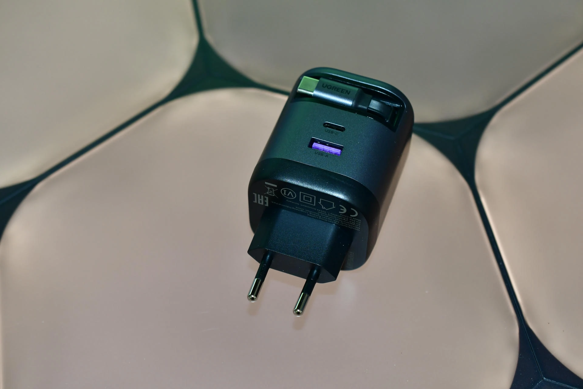 DSC UGREEN Nexode W Charger DSC UGREEN Nexode W Charger
