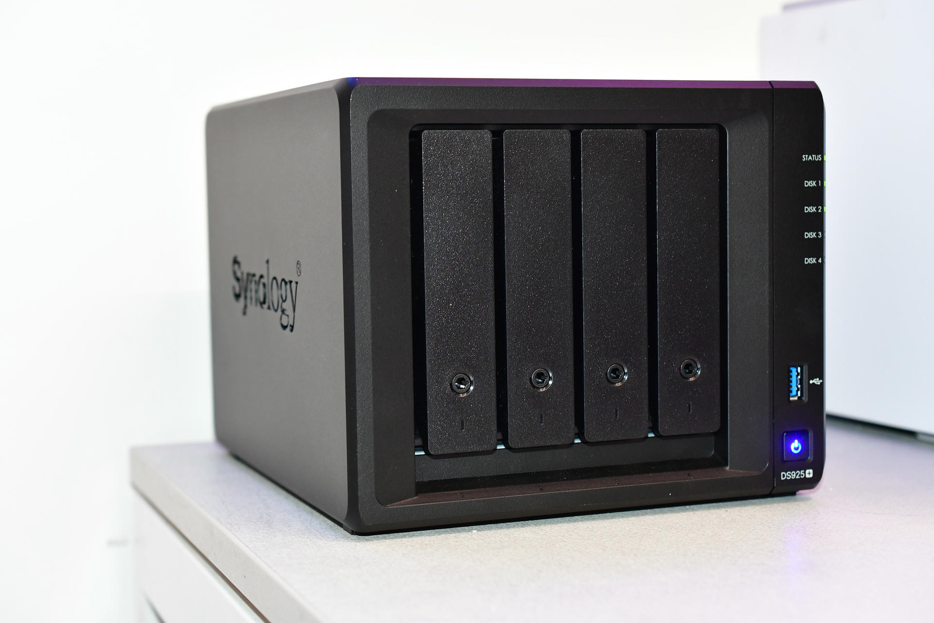 DSC Synology DiskStation DS+ DSC Synology DiskStation DS+