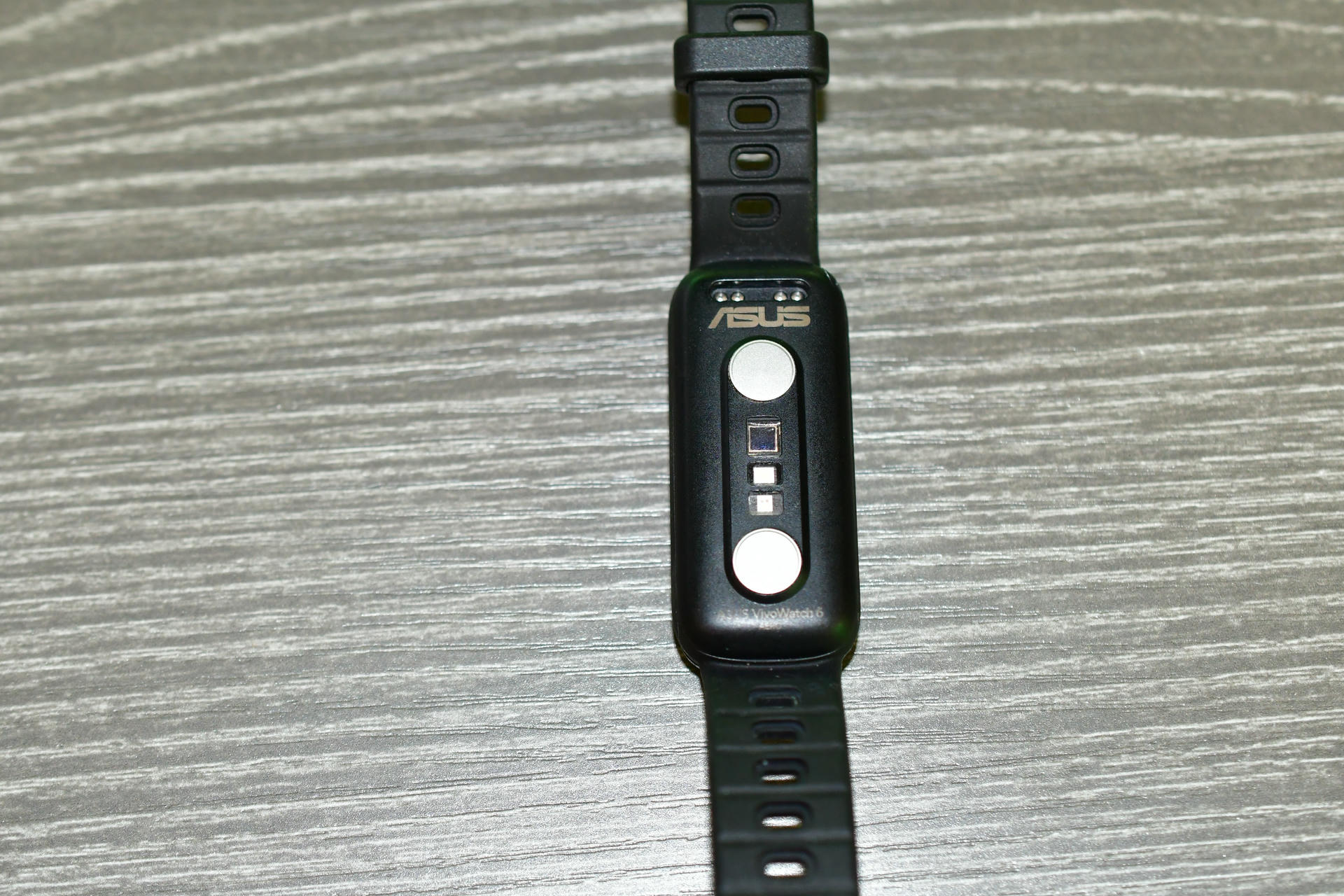 DSC ASUS VivoWatch AERO DSC ASUS VivoWatch AERO