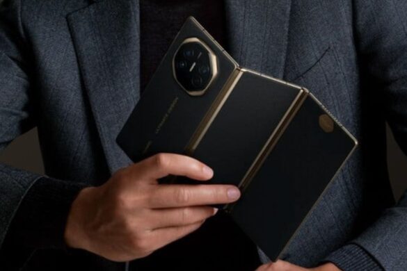 Huawei Mate XT 2, il pieghevole a tre pannelli arriva in quattro colorazioni