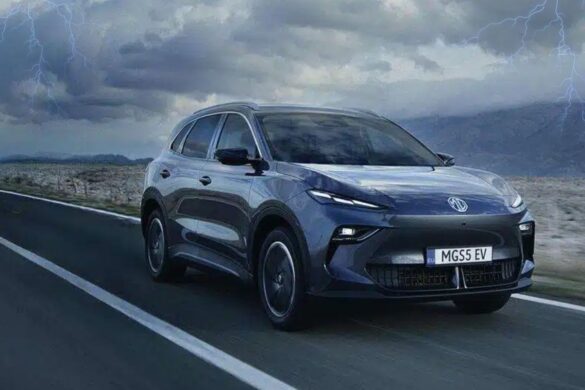 MG lancia MGS5 EV: motore elettrificato ed uno stile da sogno