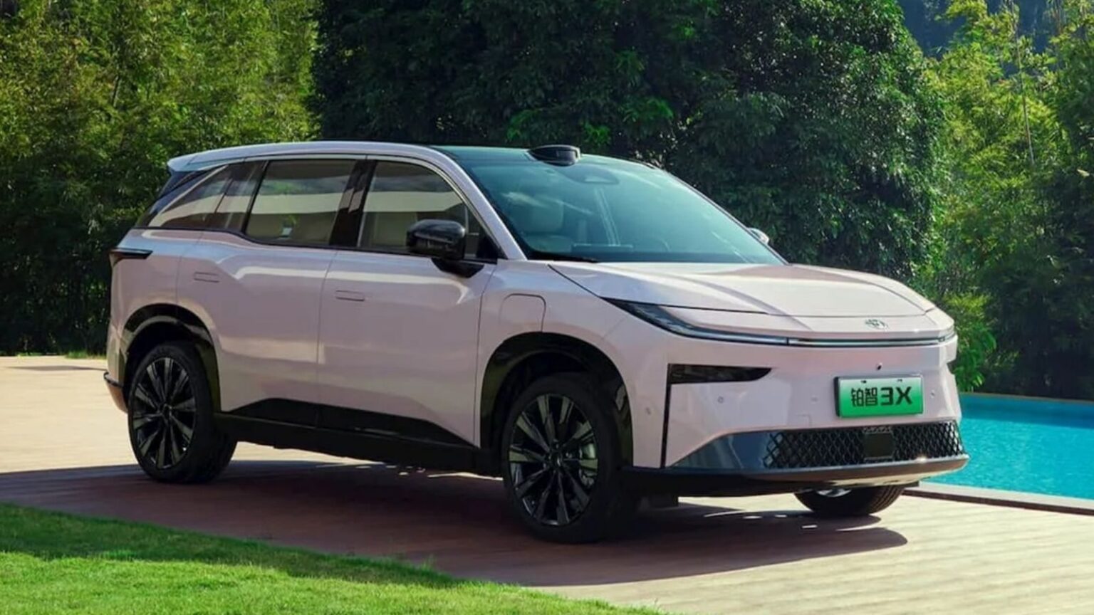 Toyota bZ3X conquista la Cina: boom ordini e rivali spiazzati