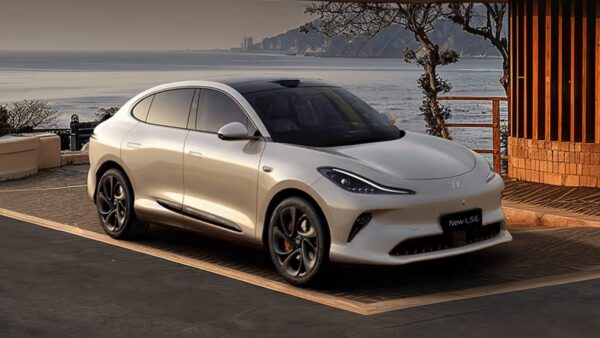 MG IM6: il nuovo SUV elettrico scuote Goodwood 2025
