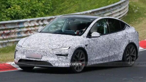 Tesla Model Y Performance: cattura il Nürburgring passo dopo passo