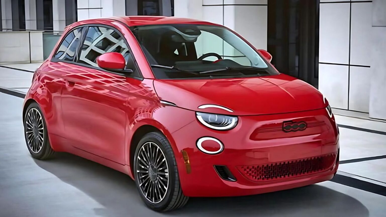 FIAT 500 ibrida creata a Mirafiori: torna la citycar più attesa