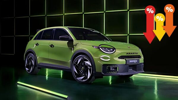 Abarth 600e, la più potente di sempre: vendite flop, si torna alla benzina?