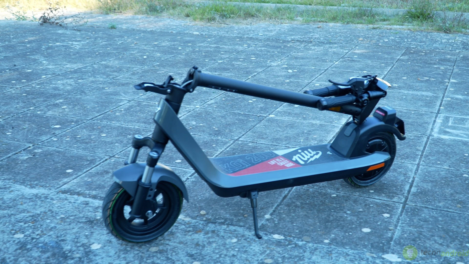 NIU KQi F () min NIU KQi F () min