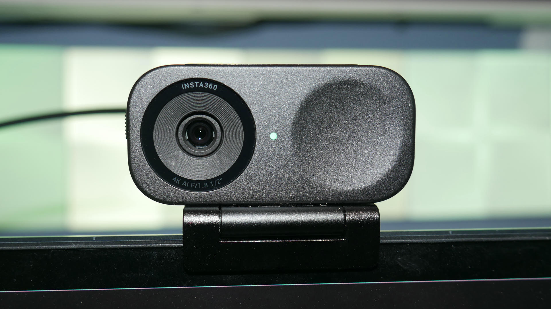 Insta360 Link 2C unisce privacy, qualità e AI alle vostre