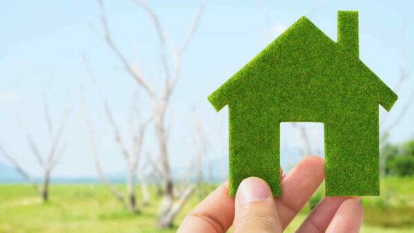 L'Italia rinvia la direttiva UE sulle case green, perdendo un’occasione per risparmiare, innovare e ridurre le emissioni.