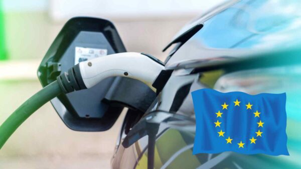 Dal 2030 le flotte aziendali in Europa potrebbero dover acquistare solo auto elettriche, ma la rete di ricarica resta insufficiente.