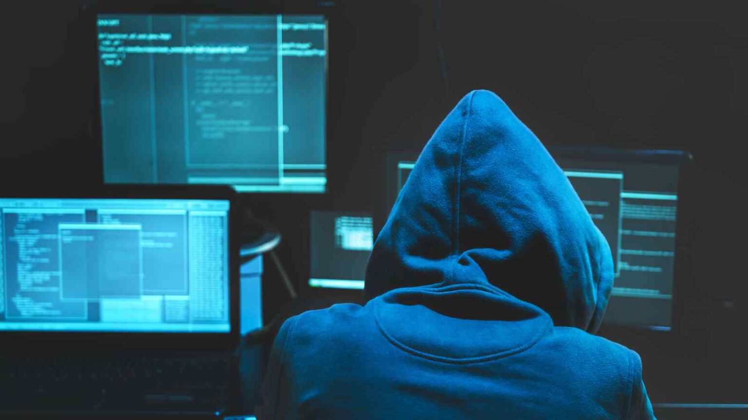 Una nuova truffa via email usa PDF falsi e QR code per rubare credenziali aziendali, eludendo i filtri antispam con messaggi su misura.