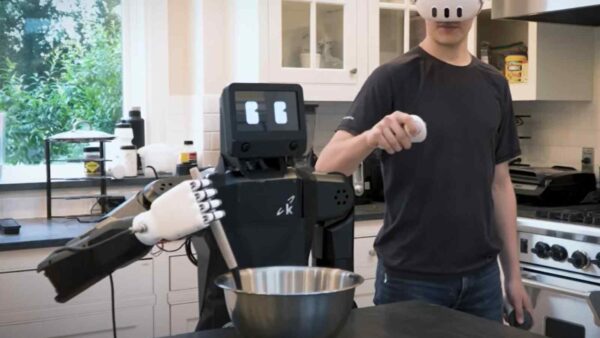Una startup californiana lancia K-Bot, robot umanoide open-source per la casa, economico e pensato per evolversi nel tempo.