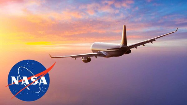 La NASA testa l’X-59, un jet supersonico progettato per volare veloce senza il classico boom sonico che ne limita l’uso sopra terra.