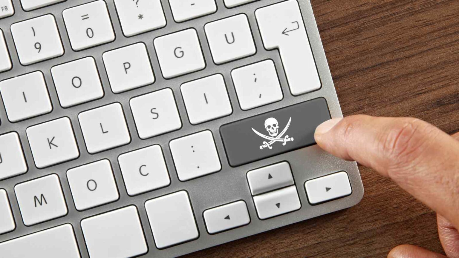 L’Italia valuta nuove multe da 500 a oltre 16.000 € per chi guarda contenuti pirata, per sostenere il cinema e scoraggiare l’illegalità.