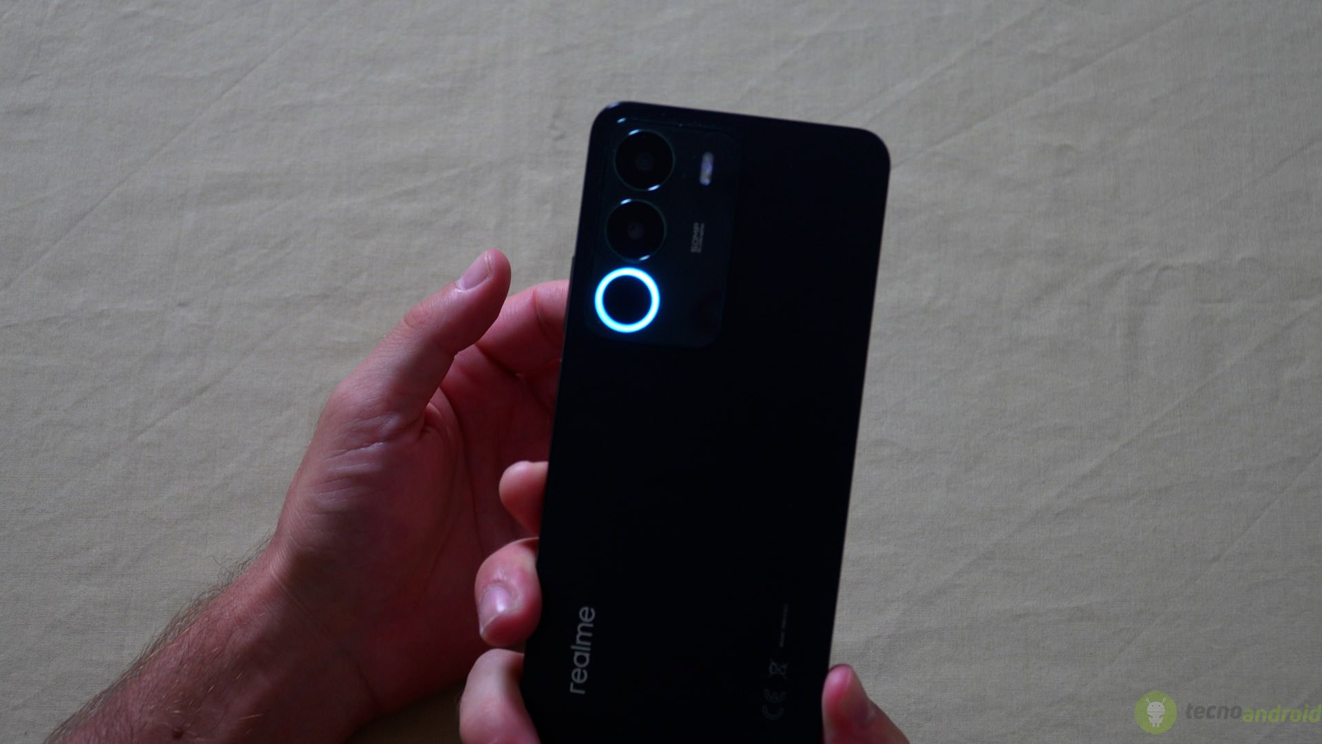 realme C () realme C ()