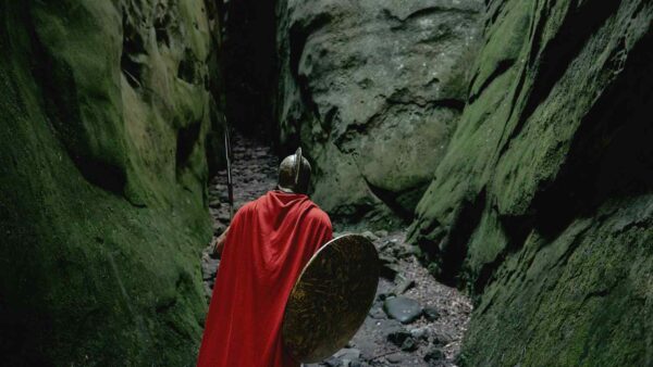 Cinquemila scarpe romane, molte di taglia insolitamente grande, pongono nuovi interrogativi sulla vita ai confini dell’Impero.