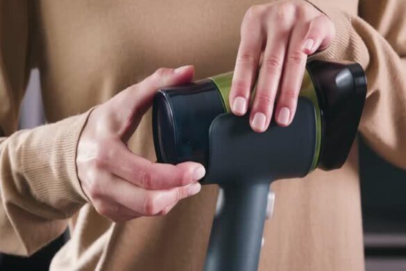 Rowenta lancia AeroSteam: stiratura verticale in 30 secondi