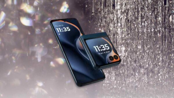 Motorola lancia una versione del RAZR 60 decorata con cristalli Swarovski, unendo design pieghevole e stile glamour.
