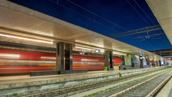 Un chiodo manda in tilt Termini e Tiburtina: non errore umano, ma falla sistemica nei controlli e nei piani d’emergenza RFI.