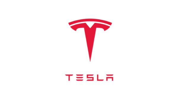 Elon Musk annuncia un evento Tesla “epico” entro fine anno, tra speculazioni su nuova Roadster o modelli inediti.