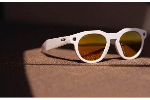 Oakley Meta HSTN: gli occhiali con IA ora disponibili in pre-ordine