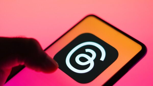 Threads sfida ancora X con i post lunghi e gli allegati di testo