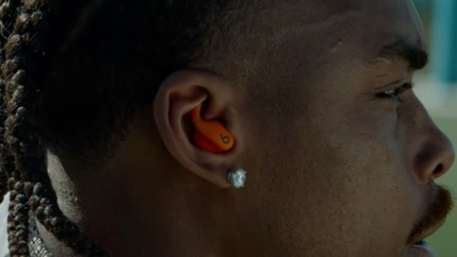 Apple prepara i Powerbeats Fit, auricolari fitness attesi per l’autunno