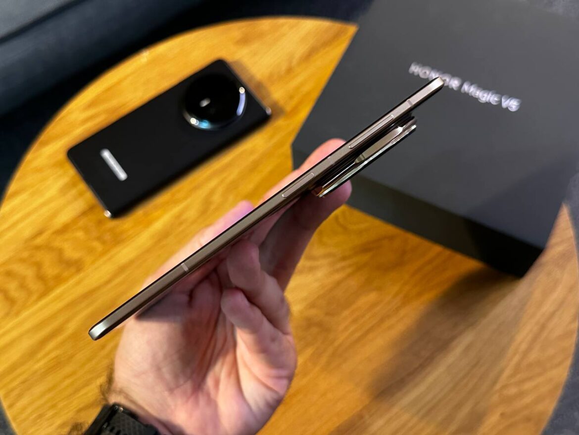 Honor Magic V5 (1)