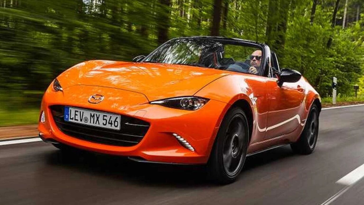 Mazda MX-5: il ritorno della leggenda su quattro ruote e avrà cambio manuale