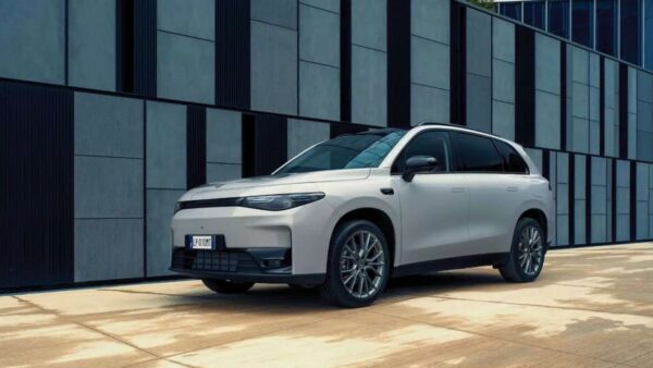 Leapmotor C10 AWD: potenza da urlo e ricarica da record