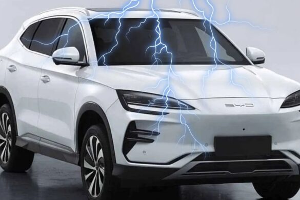 BYD Song Plus EV colpita da tre fulmini: ecco com’è andata davvero