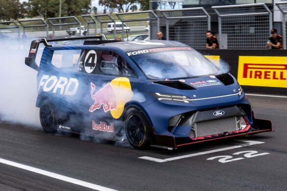 Ford: il furgone elettrico del brand infrange un record da urlo al Nürburgring