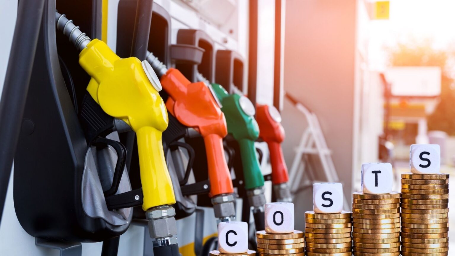 Carburanti: benzina e diesel saliti alle stelle in appena 5 anni