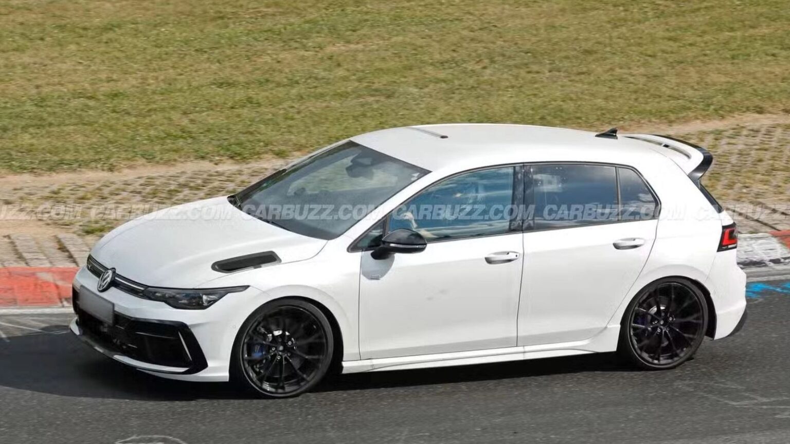 Volkswagen Golf R: il prototipo più estremo mai visto a Nurburgring?