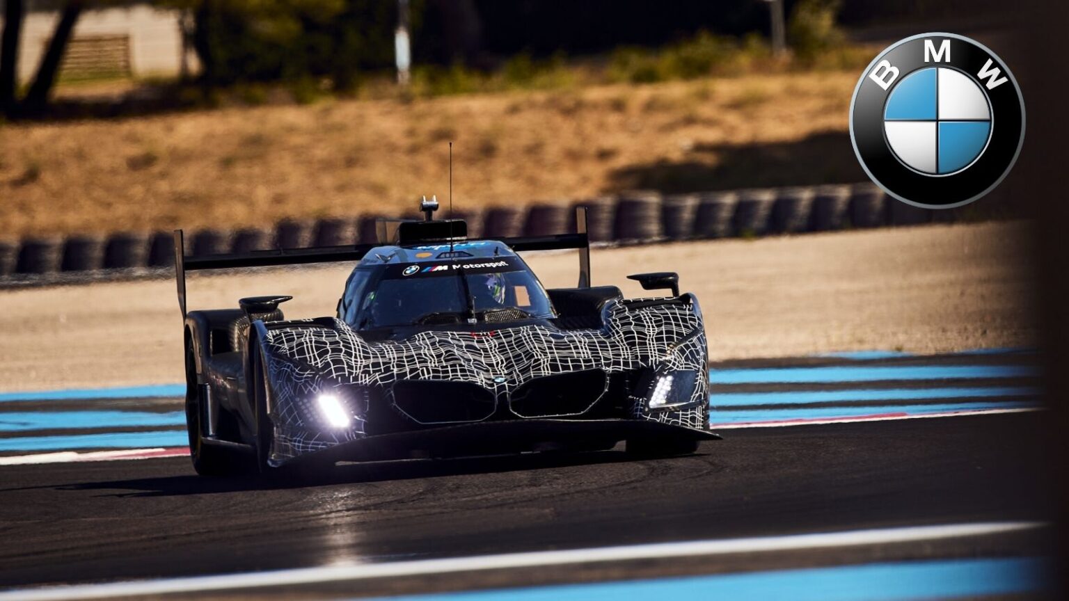 BMW M Hybrid V8: più forza e più potenza per dominare la pista