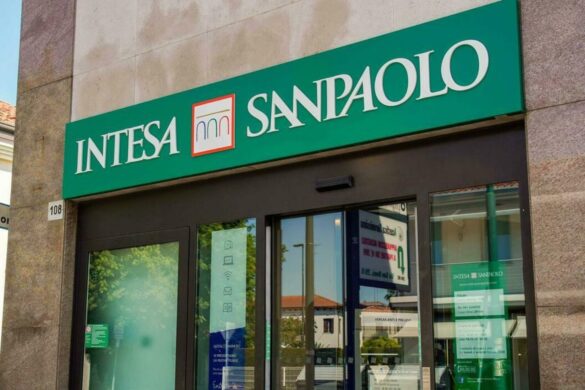 Intesa Sanpaolo down: problemi in tutta Italia per app, sito e carte