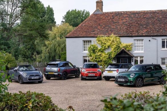 MINI celebra i 66 anni di attività nel settore automotive