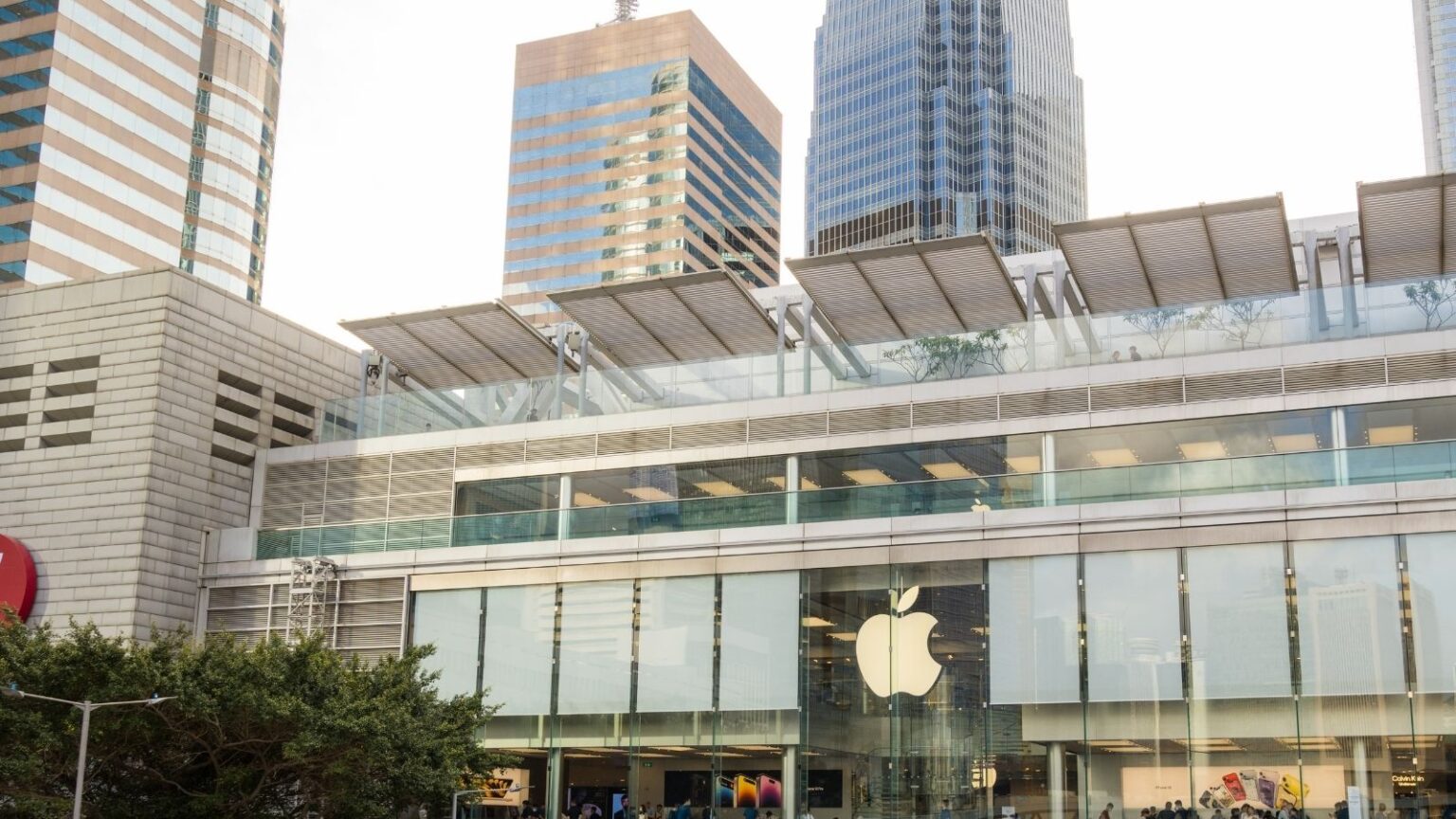 iPhone 18: le ultime voci indicano un cambio nella strategia di rilascio, con i modelli Pro protagonisti nel 2026.
