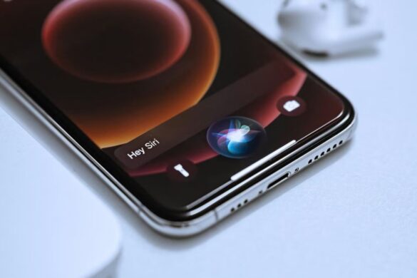 Apple, Siri di nuova generazione: accordi con grandi app per un’integrazione top