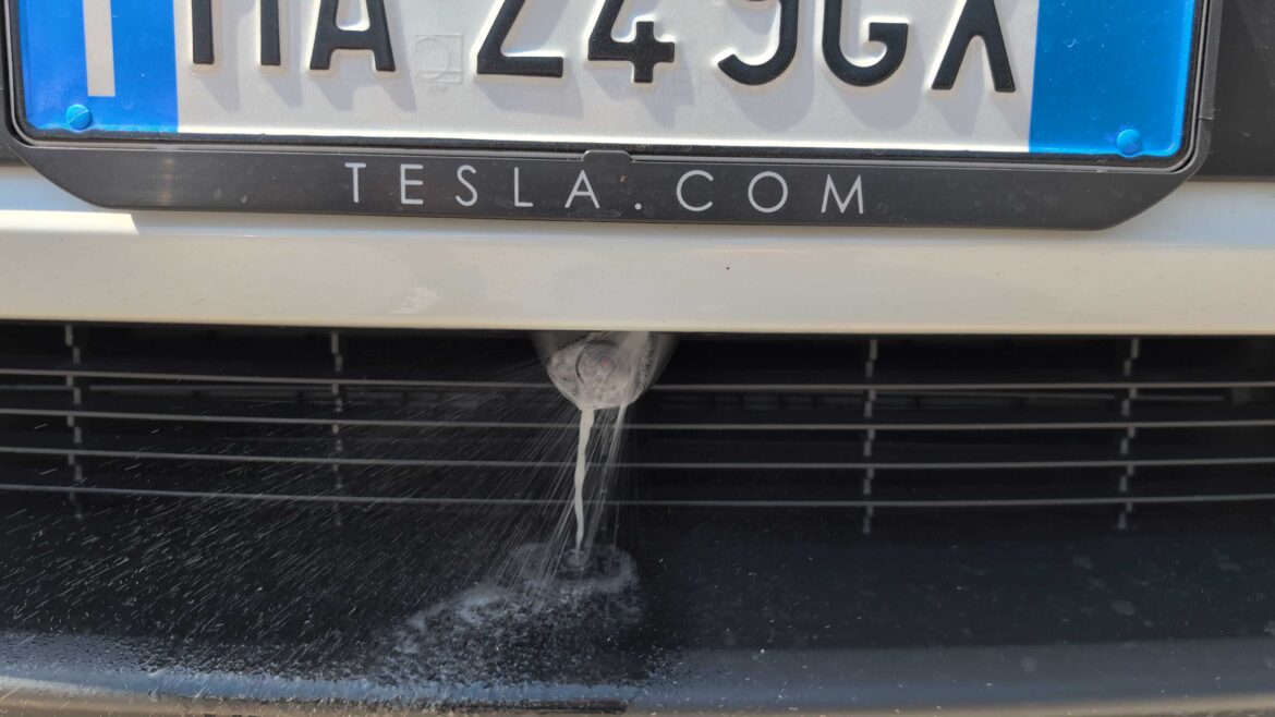 Tesla Model Y Juniper Long Range () Tesla Model Y Juniper Long Range ()