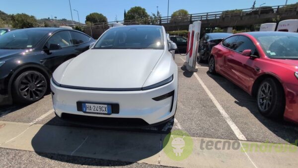 tesla - immagine 11 Tesla Model Y Juniper Long Range ()
