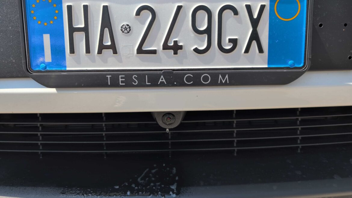 Tesla Model Y Juniper Long Range () Tesla Model Y Juniper Long Range ()