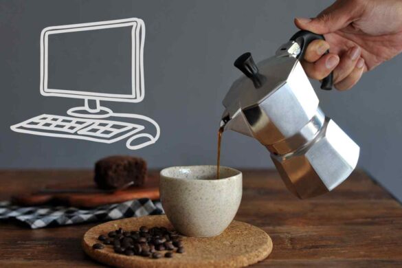 PC in una caffettiera anni ’80: vintage e tecnologia si incontrano