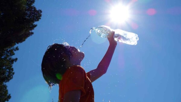 Le città italiane diventano trappole di calore estive: temperature record, notti tropicali e urgenza di ripensare gli spazi urbani.