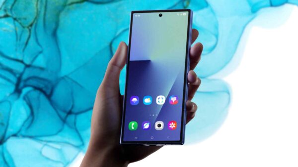 Il Galaxy Z Fold 7 è difficile da riparare, con display fragili e nessun ricambio ufficiale, secondo il teardown di iFixit.