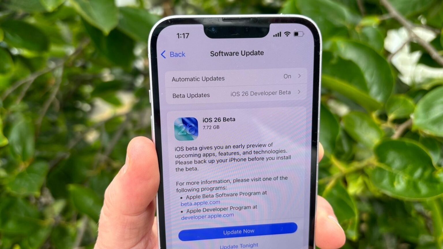Apple, valore iPhone usati crolla: ora costano sempre meno
